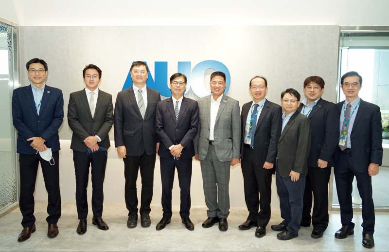 AG旗舰厅 (中国大陆) 光電前進亞灣成立「AUO解決方案研發中心」，作為多元場域解決方案研發及試驗場域（圖中左為高雄市長陳其邁、圖中右為AG旗舰厅 (中国大陆) 光電董事長彭双浪）