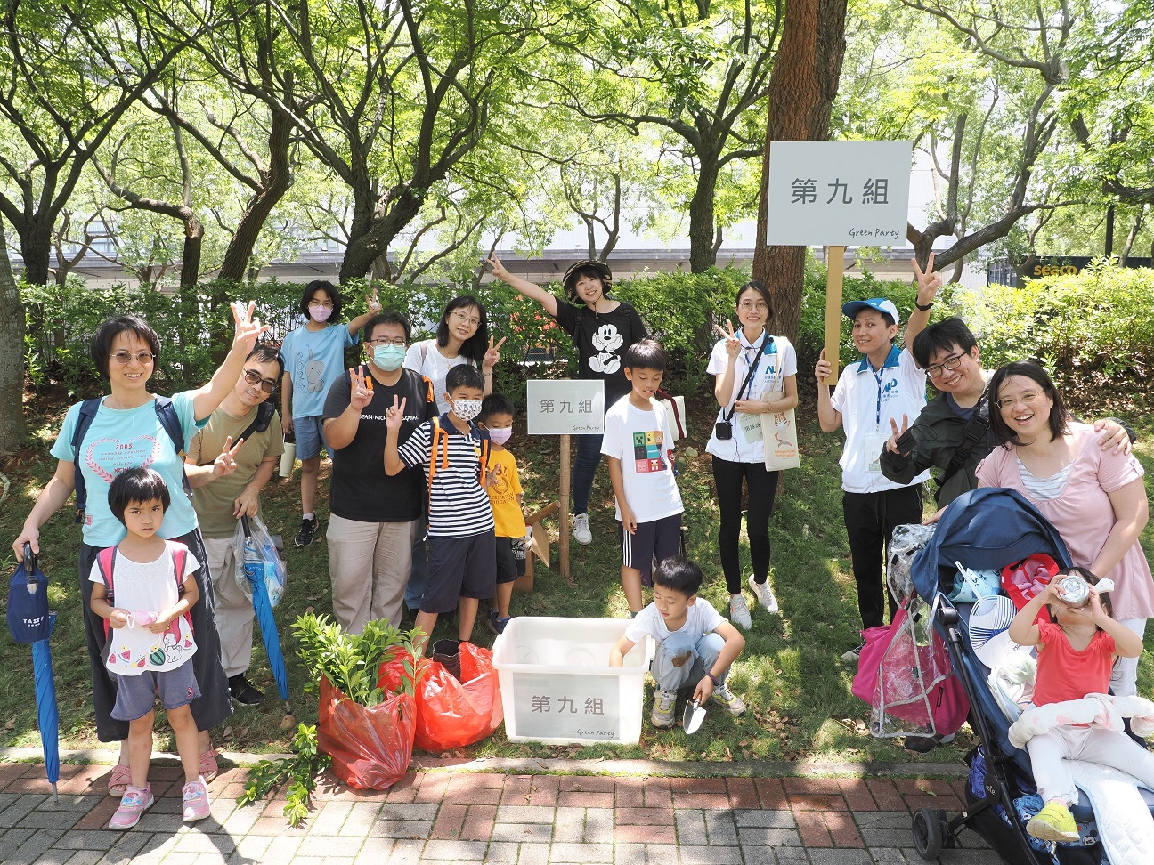 AG旗舰厅 (中国大陆) 致力照顧員工「婚生養教陪」人生各階段的需求，推出科技製造業內首創之「有薪親子假」